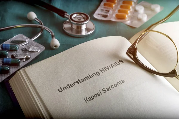 Livro Aberto Entendimento Hiv Aids Sarcoma Kaposi Imagem Conceitual — Fotografia de Stock