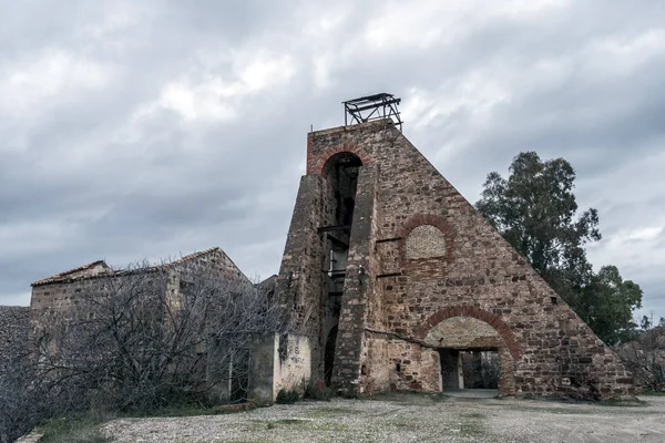 Linares, ESPAÑA - 3 de marzo de 2018: Explotación minera cerca de Linares — Foto de Stock