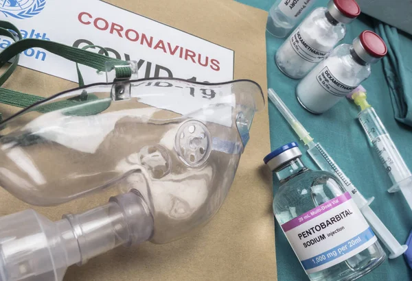 Ampulle Mit Natriumpentobarbital Neben Einer Sauerstoffmaske Covid Pandemie Spanien — Stockfoto