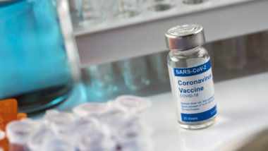Coronavirus covid-19 deneysel aşı, bir laboratuvar, kavramsal resim
