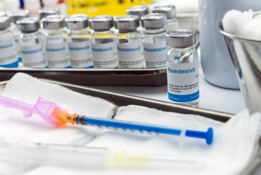 Covid-19 'dan etkilenen insanlar için hazırlanmış ilaçlar, Remdesivir zaten deneysel kullanımda olan, kavramsal görüntüde olan virüse karşı seçici bir antiviral koruyucu.