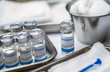 Covid-19 'dan etkilenen insanlar için hazırlanmış ilaçlar, Remdesivir zaten deneysel kullanımda olan, kavramsal görüntüde olan virüse karşı seçici bir antiviral koruyucu.