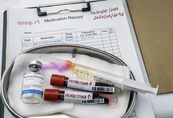 Medicação Com Metilprednisolona Para Pacientes Covid Com Ferritina Sanguínea Elevada Imagem De Stock