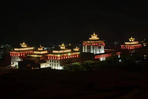 Νυχτερινή θέα τοπίο Trashi Chho Ντζονγκ, Θίμφου Μπουτάν, Εικόνα Αρχείου