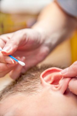 kulak temizleme / temizle 