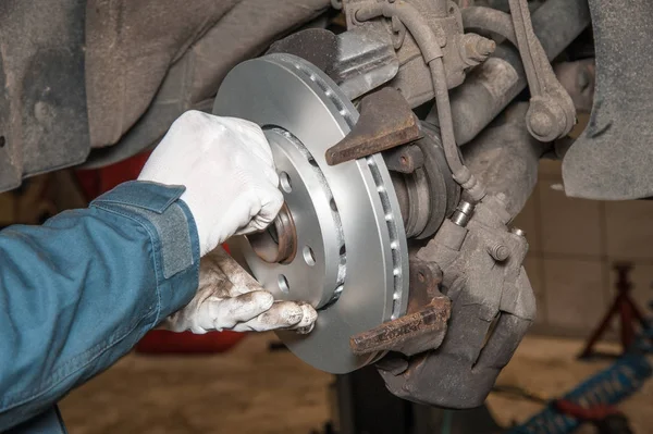 Brake Disc Replacement Brake Disc Authorized Service Center — Stock Photo, Image