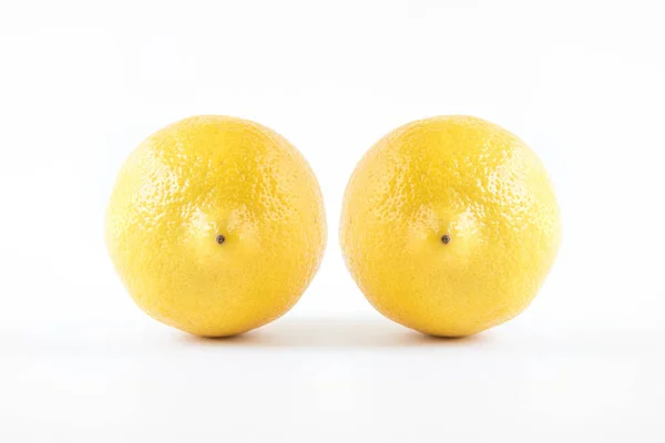 Dos Limones Imagen Conceptual Del Cuerpo Mujer —  Fotos de Stock