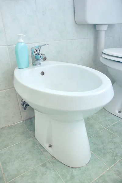 Bidet Vertikales Bild Der Sanitären Anlagen — Stockfoto