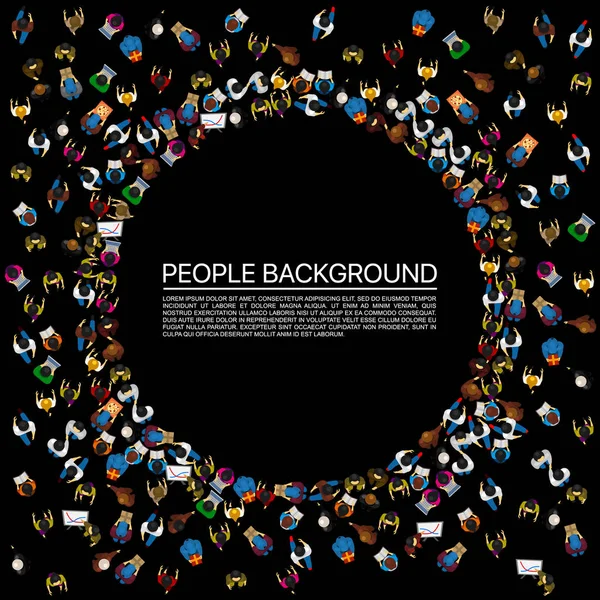 Daire şeklinde geniş bir grup insan..