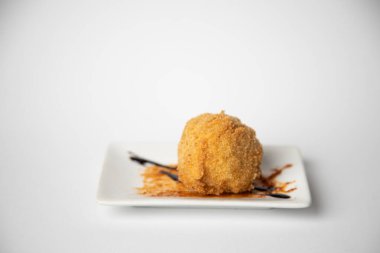 Tipik İspanyol bluzu, lezzetli kroket.