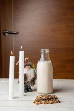 Noel ağacı şeklindeki çikolatalı kurabiyeler