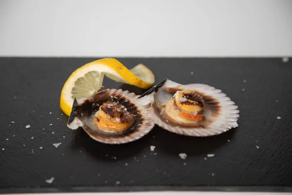 Limonlu midye, Galiçya İspanya 'da tipik tapa.