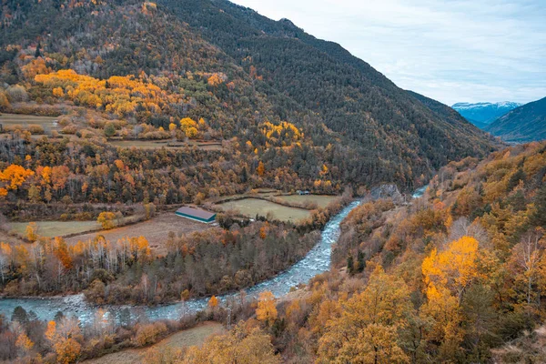 스페인 피레네 산맥에 가을의 — 스톡 사진