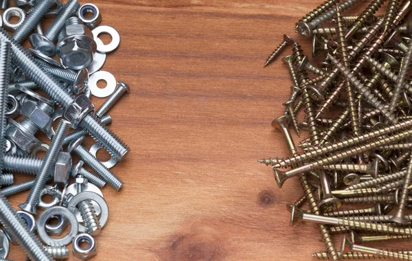 Cıvata ve vidalar yığını