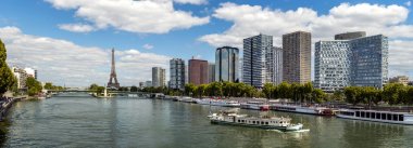 Panoramik Eyfel Kulesi Paris ile Sena Nehri'nin