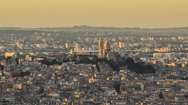 黄金时段巴黎圣心大教堂 — 图库照片