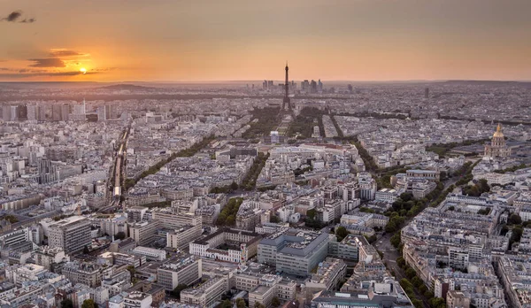 巴黎金色日落无人机拍摄 — 图库照片