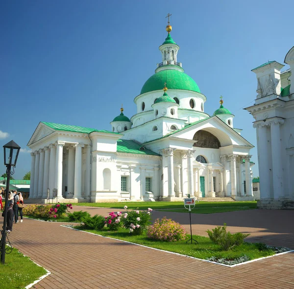 Summer landscape in Rostov Veliky. — Stock Photo, Image