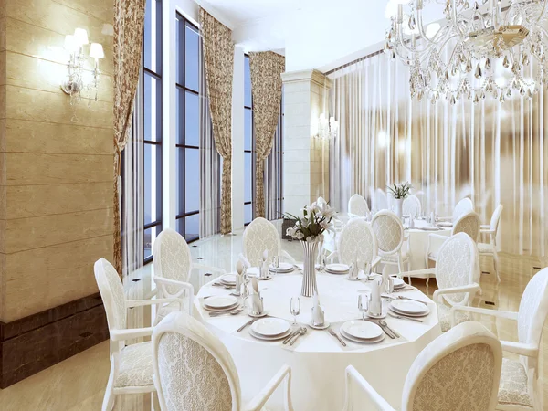 Profitez d'une table de restaurant blanc luxueux . — Photo