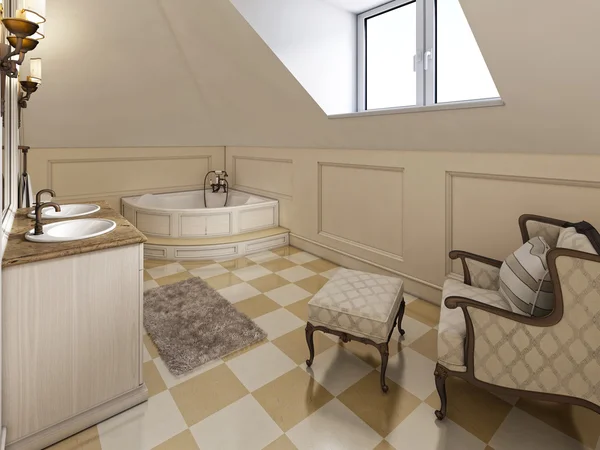 在普罗旺斯风格阁楼 w 在浴室里的大 louge 椅子 — 图库照片