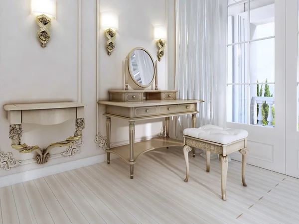 Yatağın içinde belgili tanımlık pencere tarafından oval ayna ile klasik tuvalet Masası