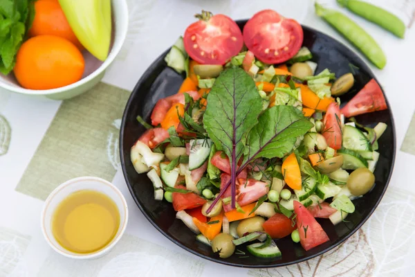 Ensalada Verduras Frescas Coloridas Plato Cocinar Alimentos Saludables — Foto de Stock