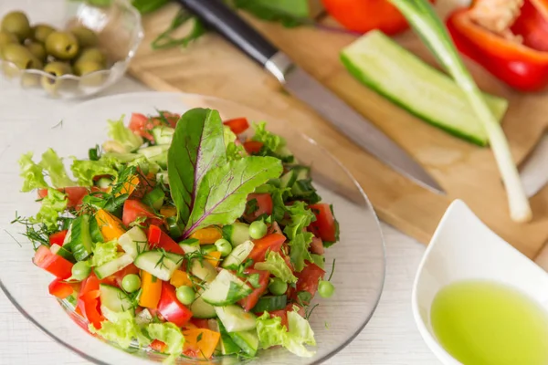 Färsk Färgrik Grönsakssallad Tallrik Matlagning Hälsosam Kost — Stockfoto