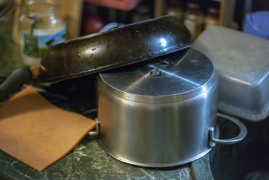 Kızartma tavası ve tava