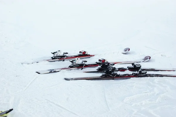 Esquí de montaña sobre nieve —  Fotos de Stock