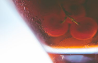 Cosmopolitan kokteyl cam