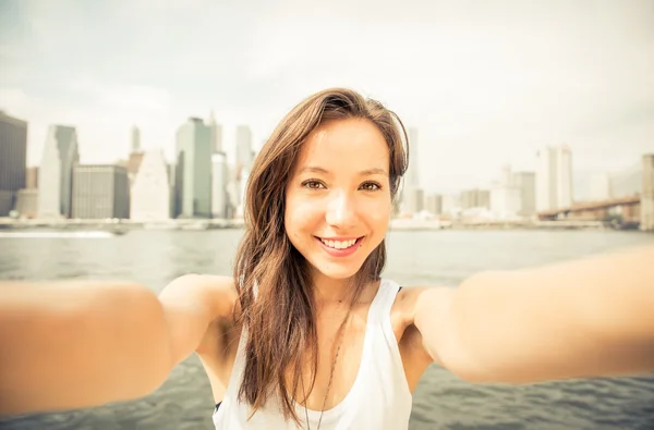Frau macht Selfie in New York — Stockfoto