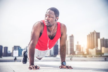 Sportif adam şınav