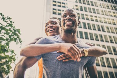 New York'ta eğleniyor Çift