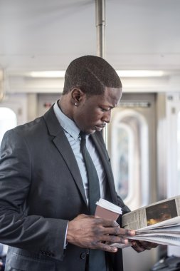 Metro yakışıklı işadamı