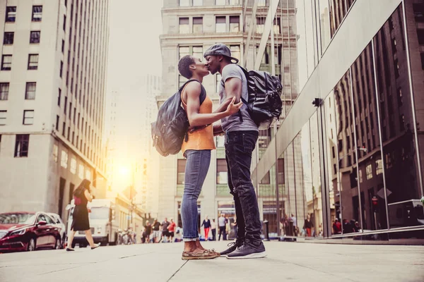 Para kochanków, całowanie — Zdjęcie stockowe