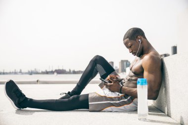 Sportif adam eğitim açık havada