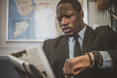 Metro yakışıklı işadamı