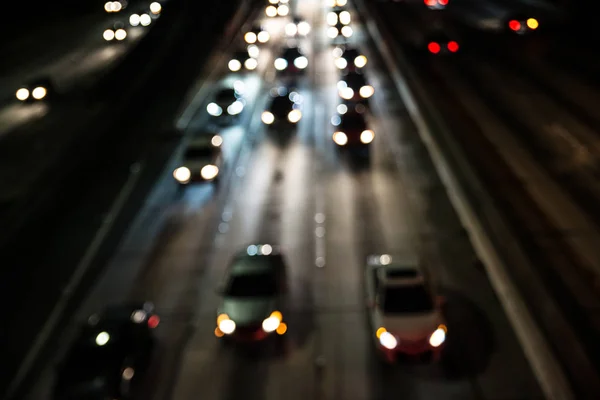 Trafik på motorväg på natten — Stockfoto