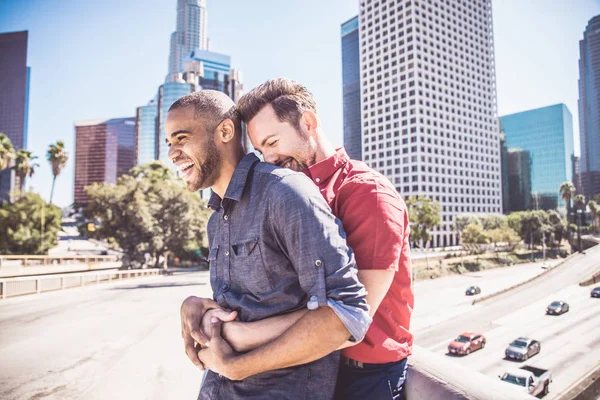 Couple homosexuel en amour datant — Photo