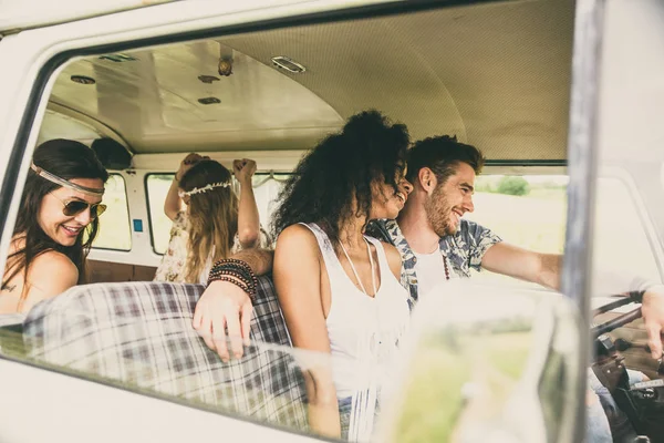 Hippie-Freunde haben Spaß — Stockfoto