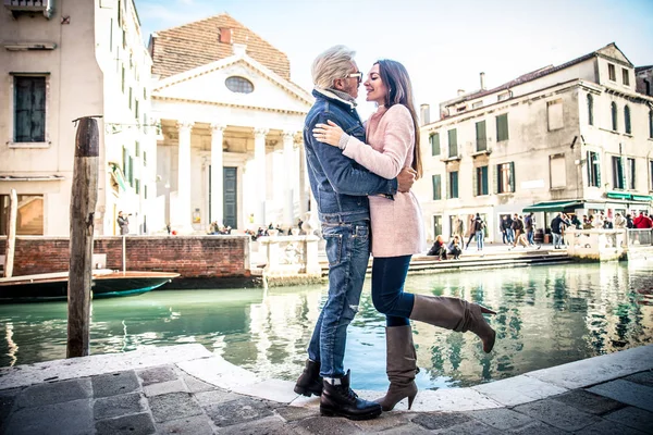 Пара в Венеції — стокове фото