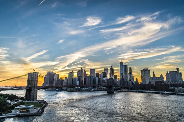 Manhattan Skyline ao pôr do sol — Fotografia de Stock