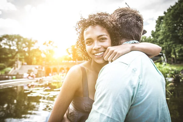 Casal de amantes no Central Park — Fotografia de Stock