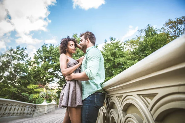 Casal de amantes no Central Park — Fotografia de Stock