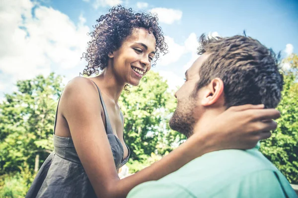 Casal de amantes no Central Park — Fotografia de Stock