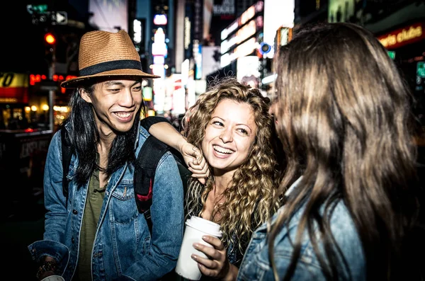 Vrienden hebben plezier in New york — Stockfoto