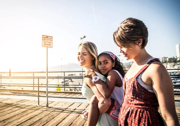 Madres felices con niño — Foto de Stock