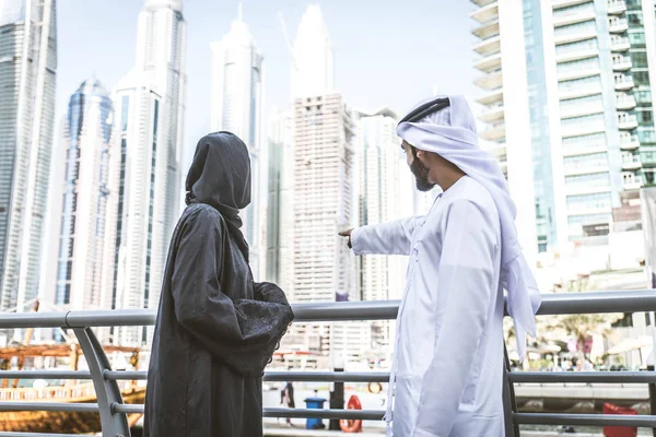 Casal árabe namoro — Fotografia de Stock