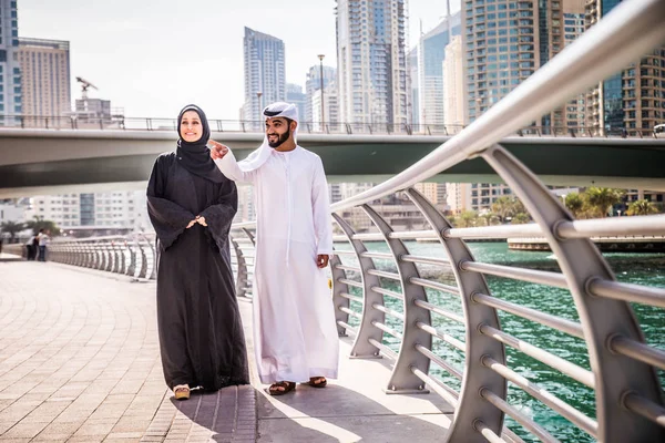 Arabische paar dating — Stockfoto