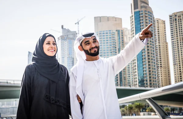 Casal árabe namoro — Fotografia de Stock